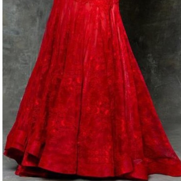 Glow WHITE 3/4 sleeves lace long gown - Picture 4 of 7